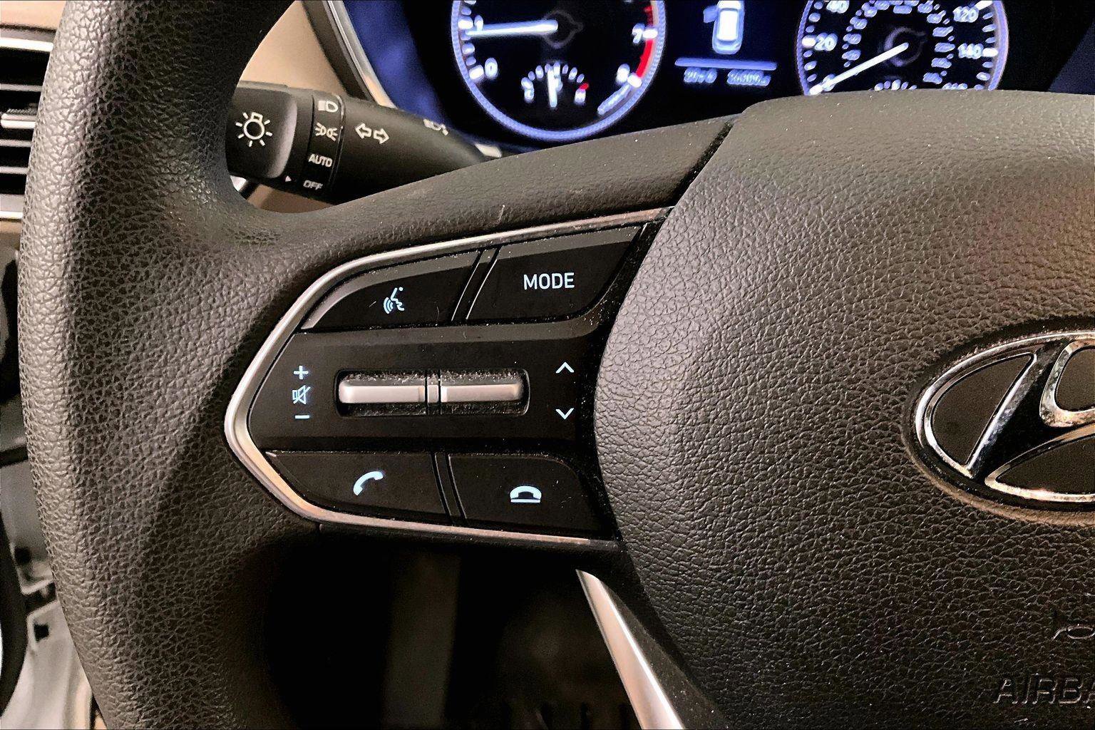 Used 2020 Hyundai Santa Fe SE image 17