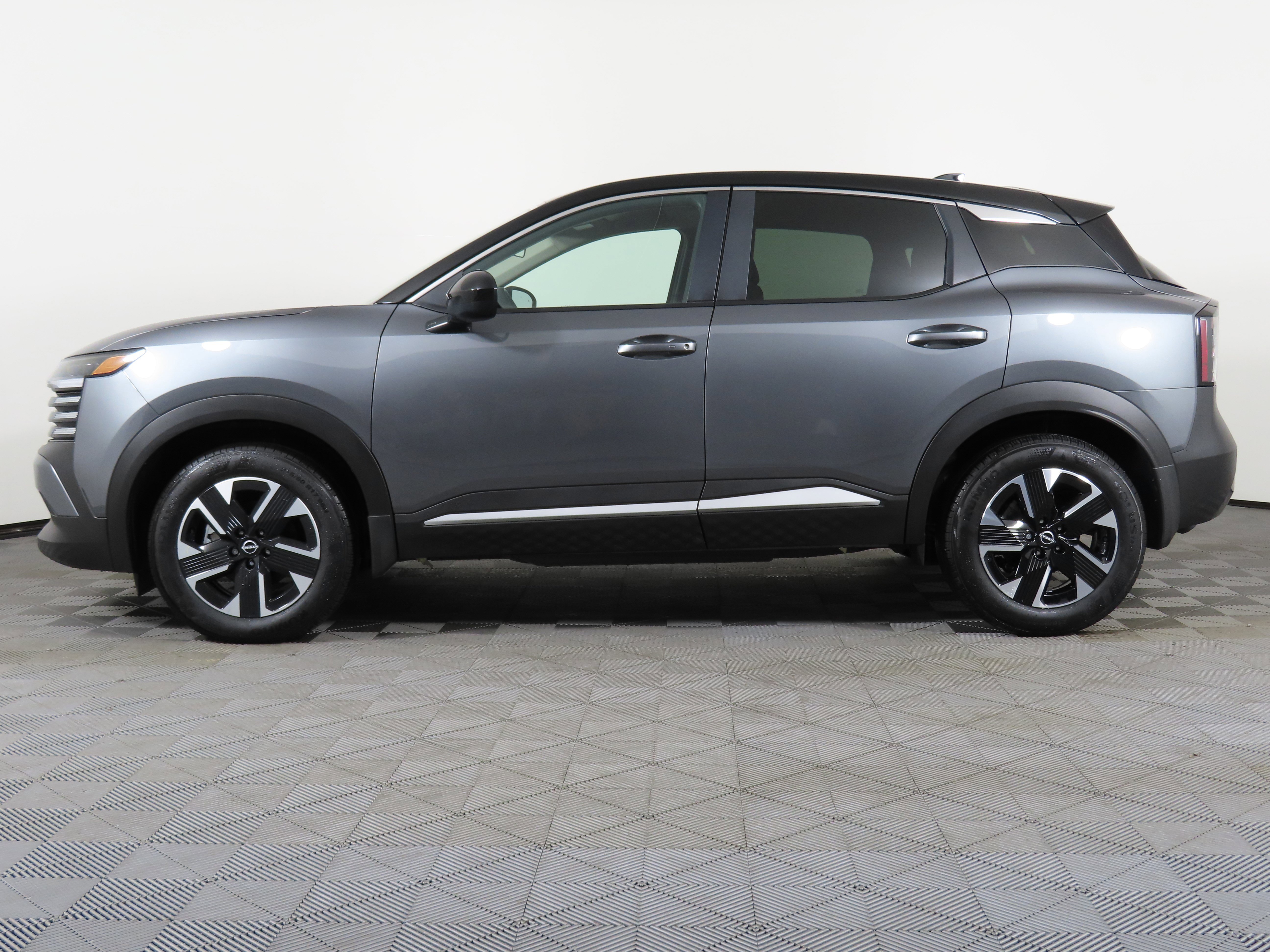 Certified 2025 Nissan Kicks SV w/ Charging Package image 37