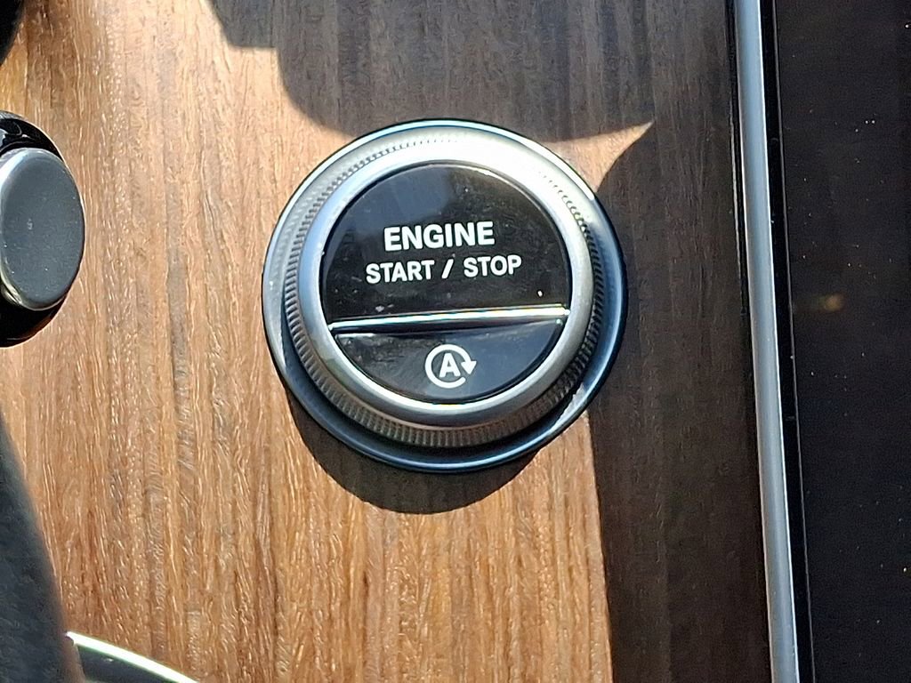 Used 2022 Mercedes-Benz C 300 4MATIC Sedan image 25