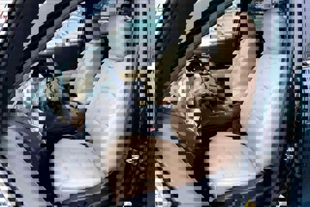 Used 2024 Cadillac XT4 Luxury w/ Cold Weather Package image 25