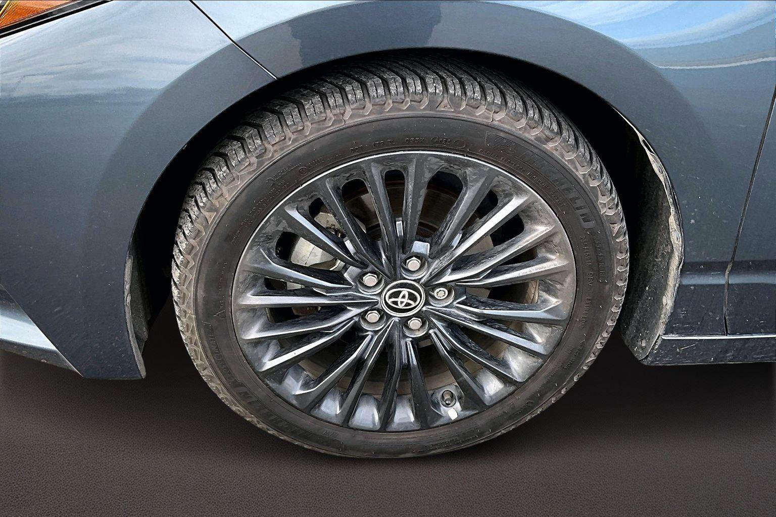 Certified 2021 Toyota Avalon XSE w/ Carpet Mat Package (TMS) image 9