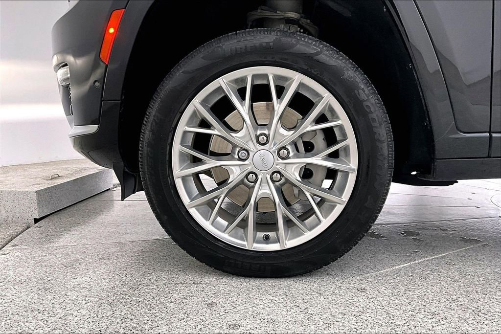 Used 2021 Jeep Grand Cherokee L Summit w/ Luxury Tech Group V image 11