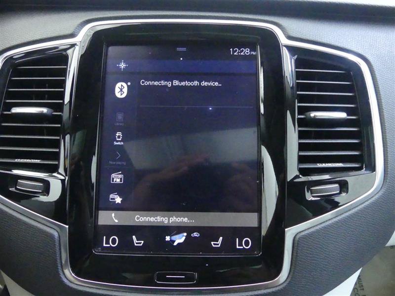 Used 2016 Volvo XC90 T6 Momentum w/ Momentum Plus Package AWD/4WD image 10