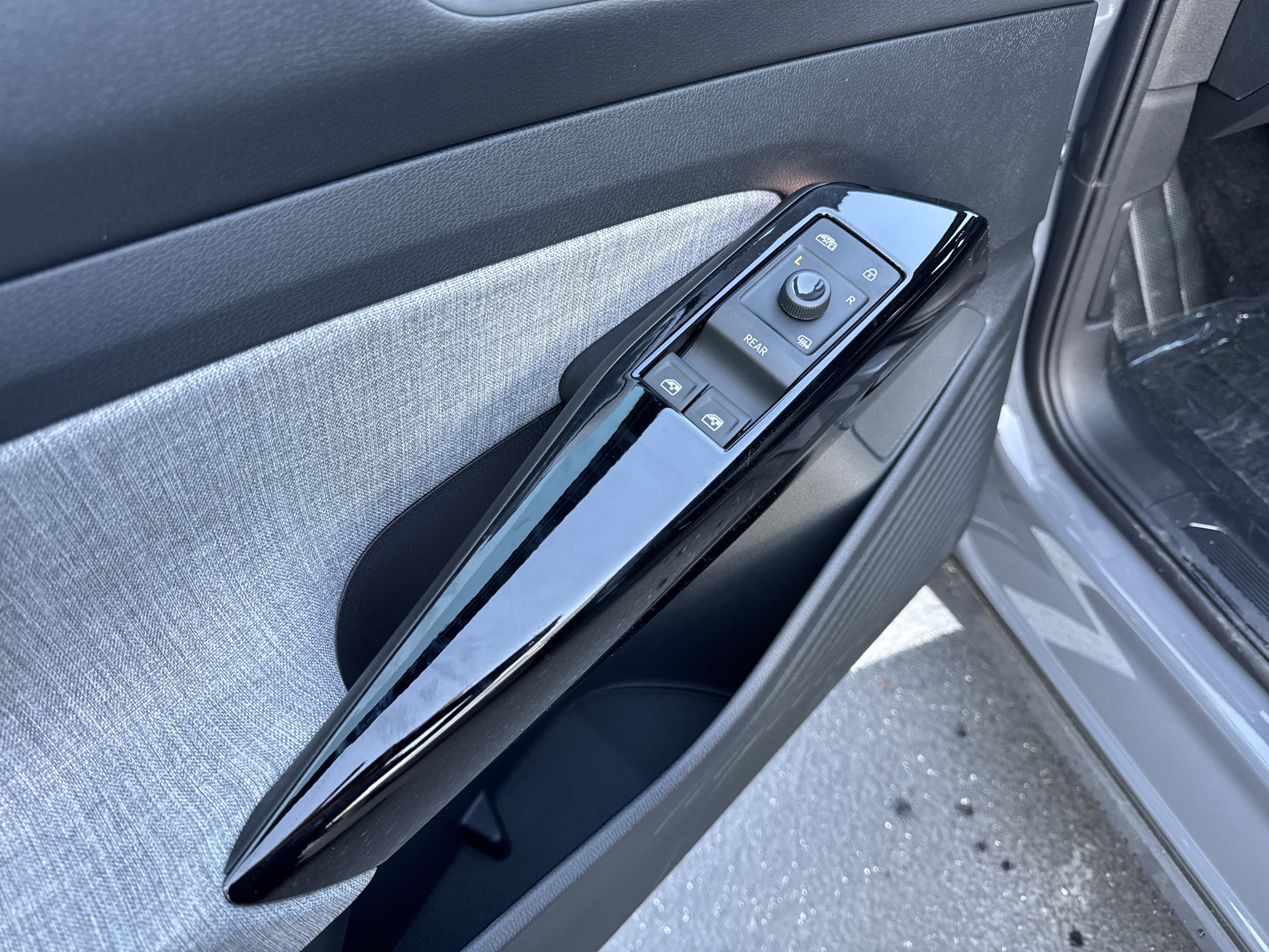 New 2026 Volkswagen ID.4 Pro RWD image 13