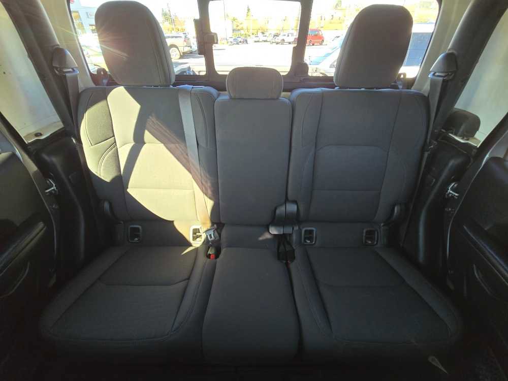 Used 2020 Jeep Gladiator Sport image 17