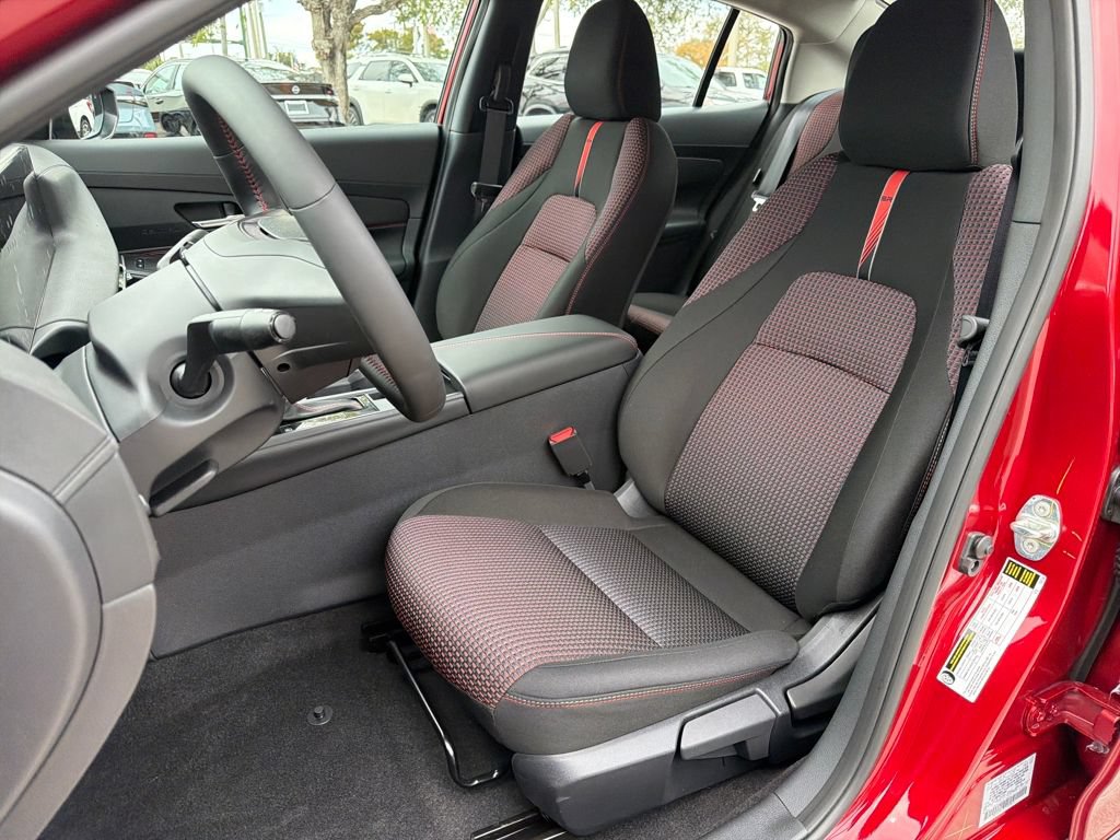New 2026 Nissan Sentra SR w/ Floor Mat Package FWD image 28