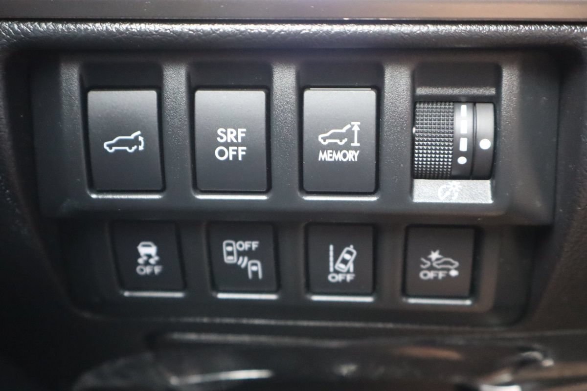 Used 2017 Subaru Outback 3.6R Limited AWD/4WD image 29