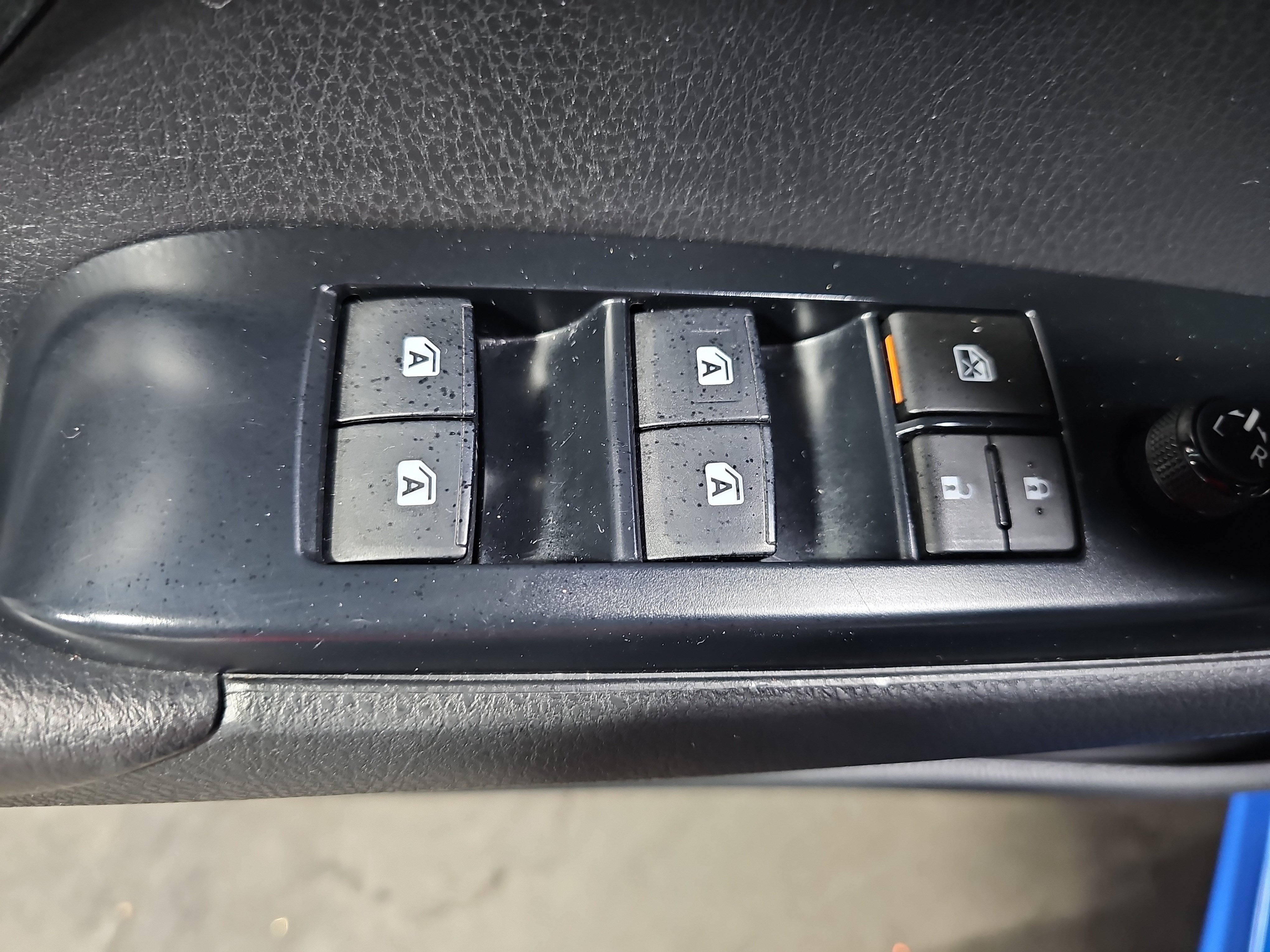 Used 2018 Toyota Camry SE w/ Moonroof Package FWD image 28