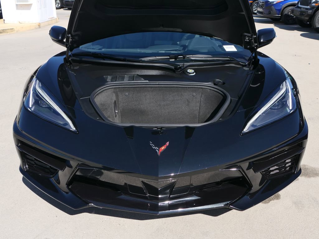 Used 2025 Chevrolet Corvette Stingray Coupe w/ 1LT image 31