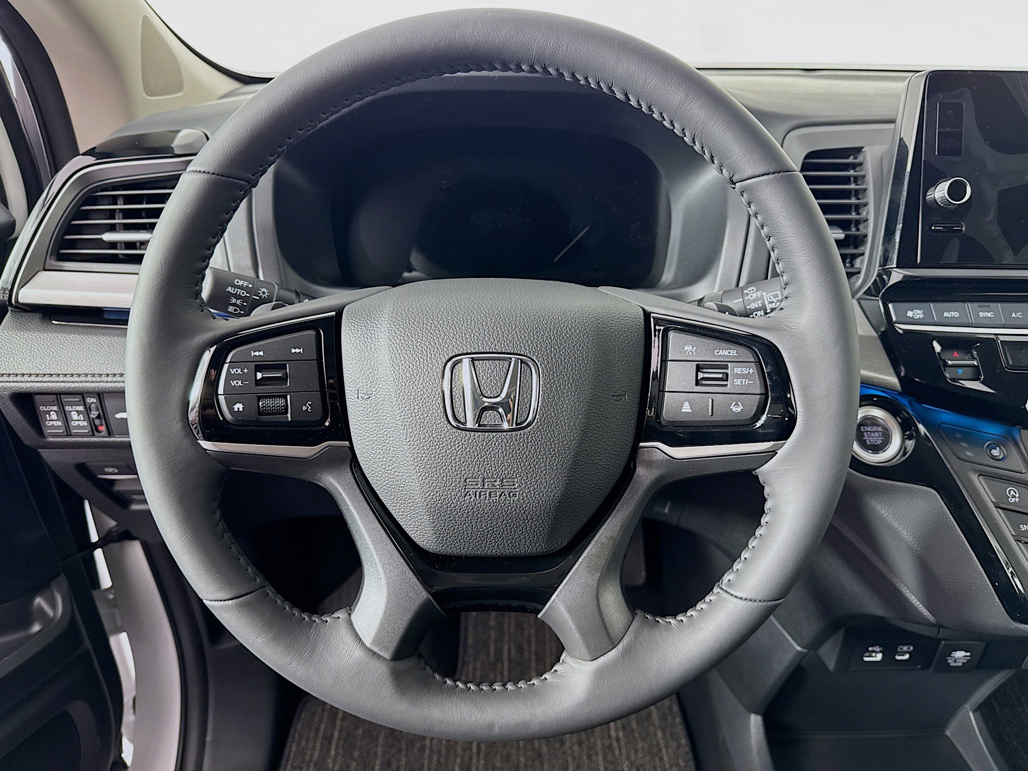 New 2026 Honda Odyssey Touring image 11