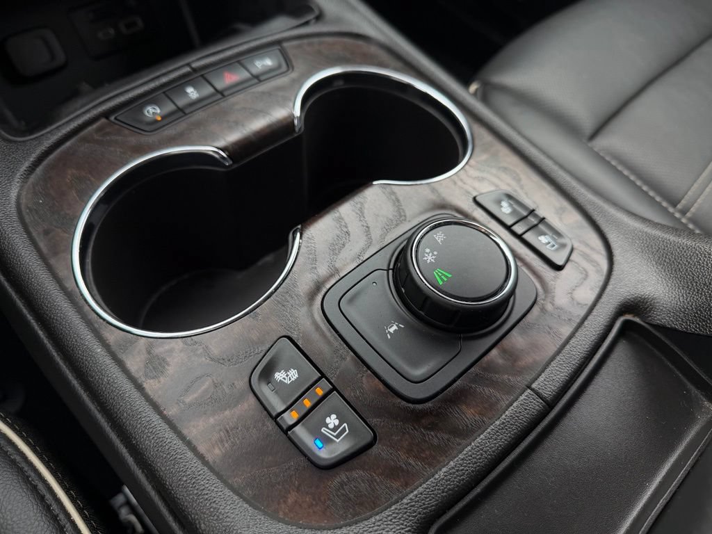 Used 2023 GMC Acadia Denali FWD image 22