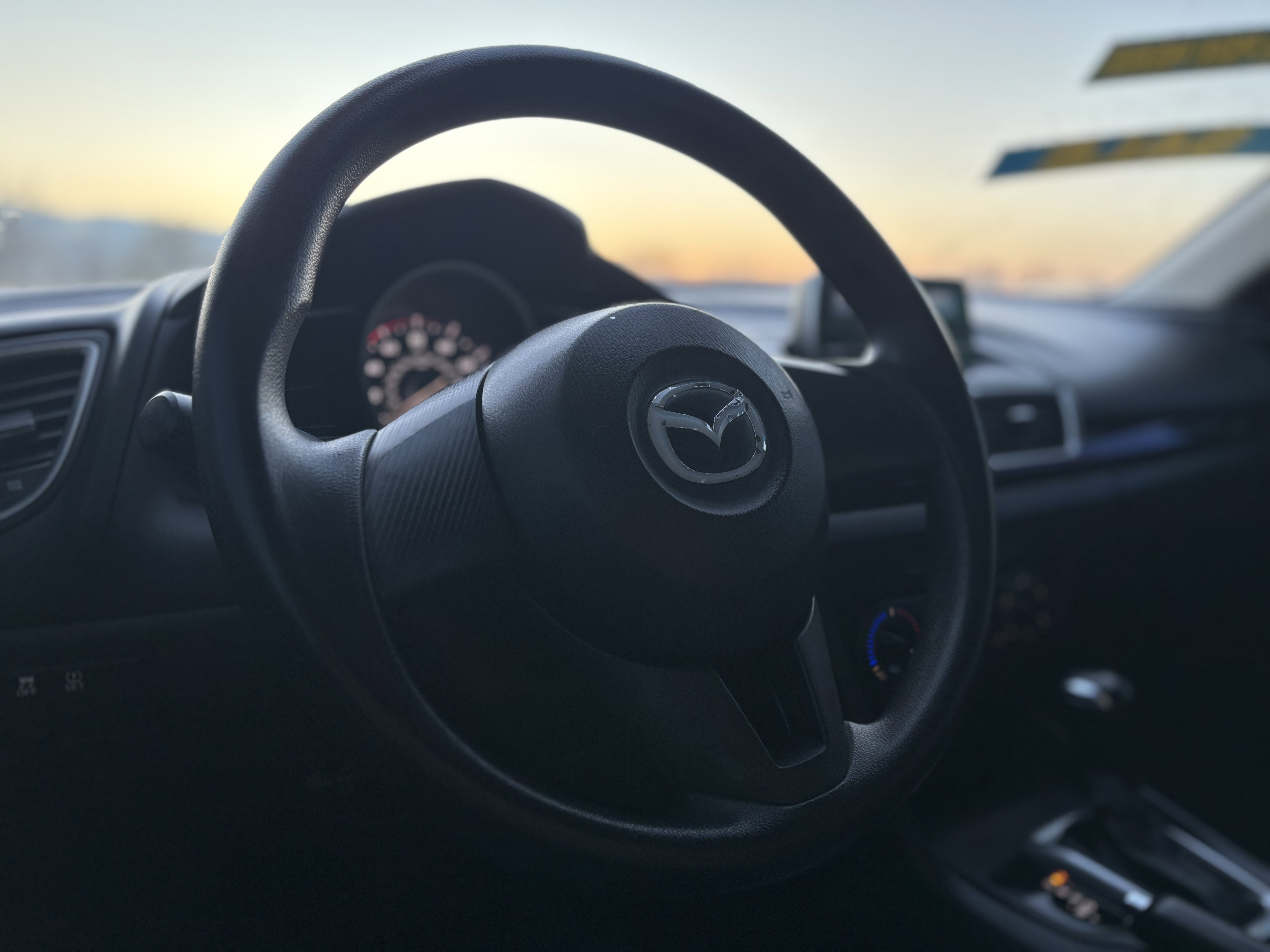 Used 2015 MAZDA MAZDA3 i SV image 27