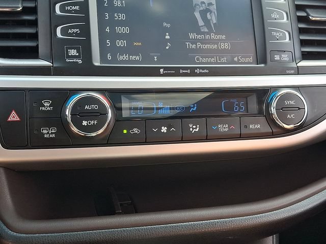 Used 2019 Toyota Highlander Limited Platinum AWD/4WD image 16