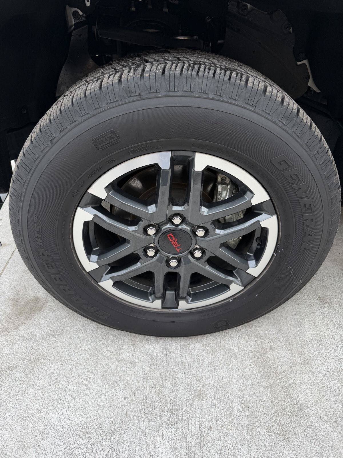 Used 2025 Toyota Tacoma TRD Sport AWD/4WD image 10