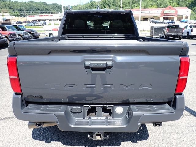 Used 2024 Toyota Tacoma TRD Off-Road AWD/4WD image 4