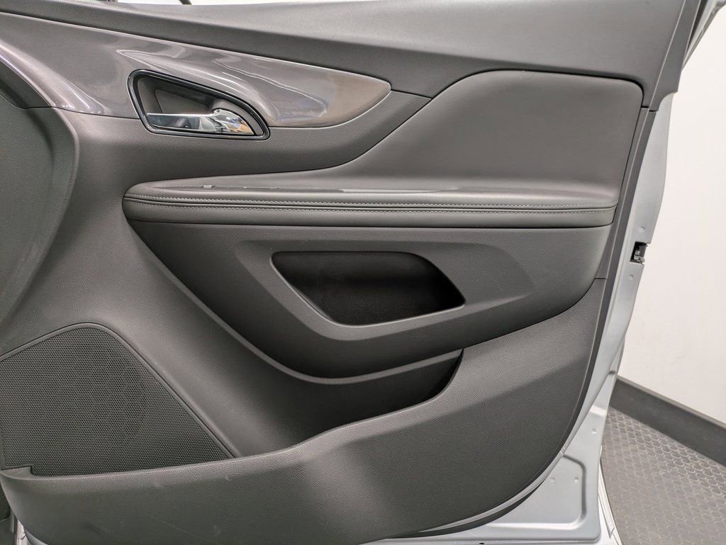 Used 2022 Buick Encore Preferred w/ Safety Package image 27