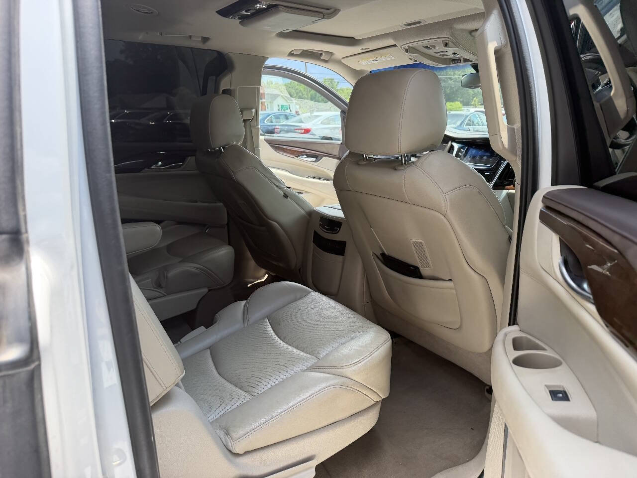 Used 2017 Cadillac Escalade ESV Premium Luxury AWD/4WD image 11