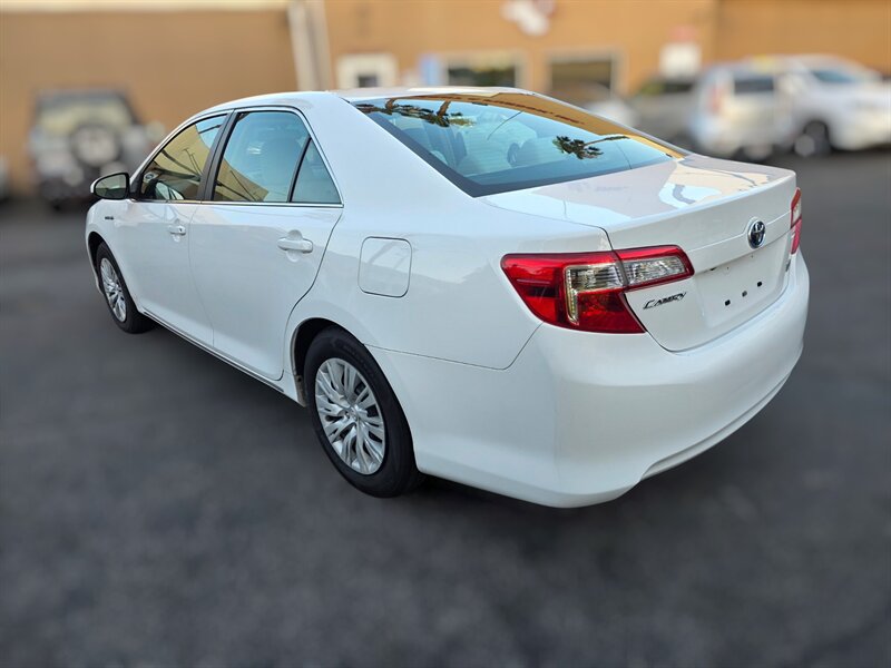 Used 2014 Toyota Camry LE FWD image 5