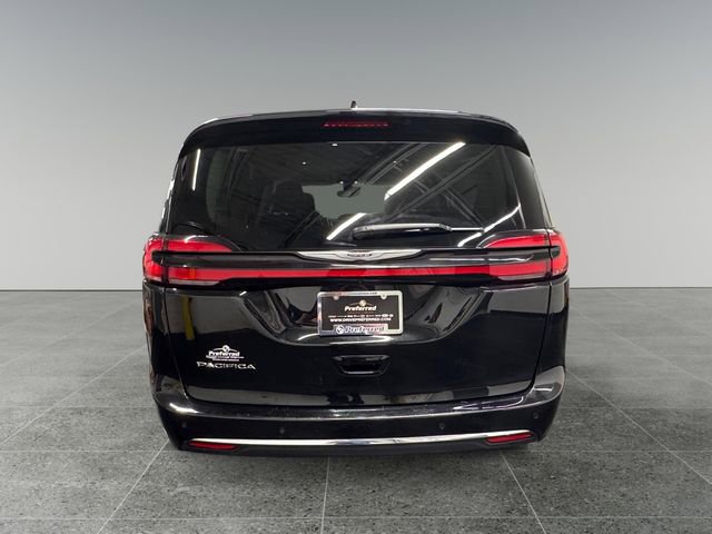 Used 2024 Chrysler Pacifica Touring-L image 23