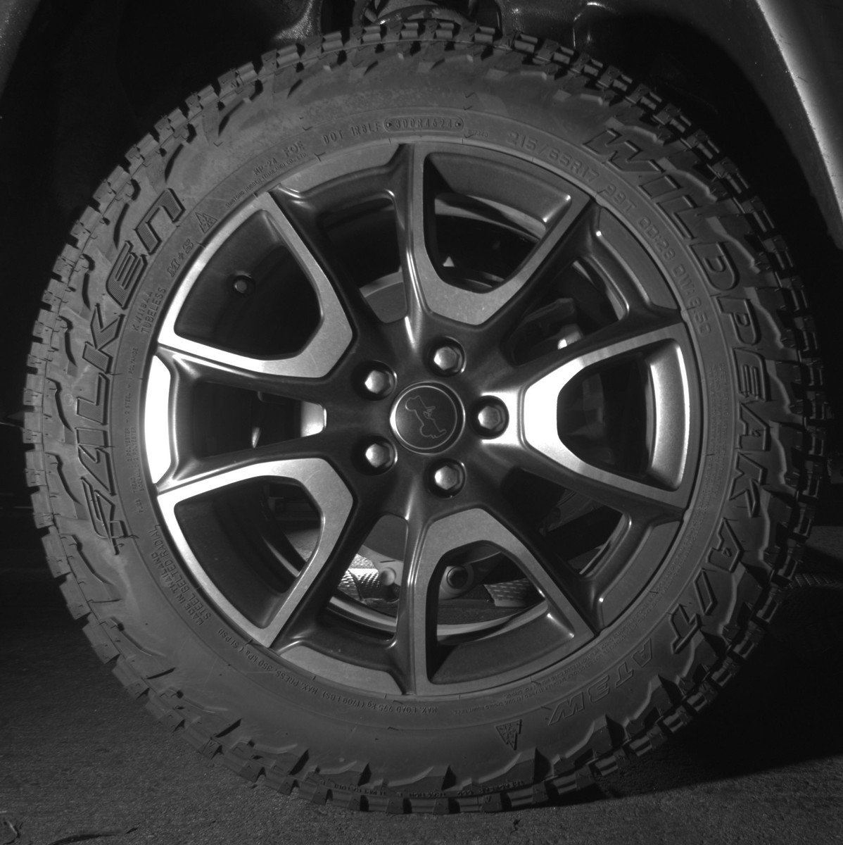 Used 2025 Jeep Compass Trailhawk image 15