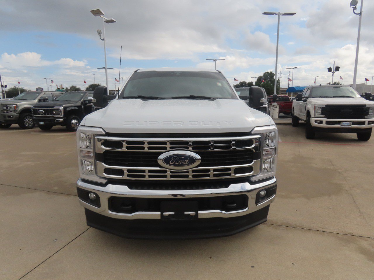 Used 2025 Ford F250 XLT w/ FX4 Off-Road Package AWD/4WD image 5