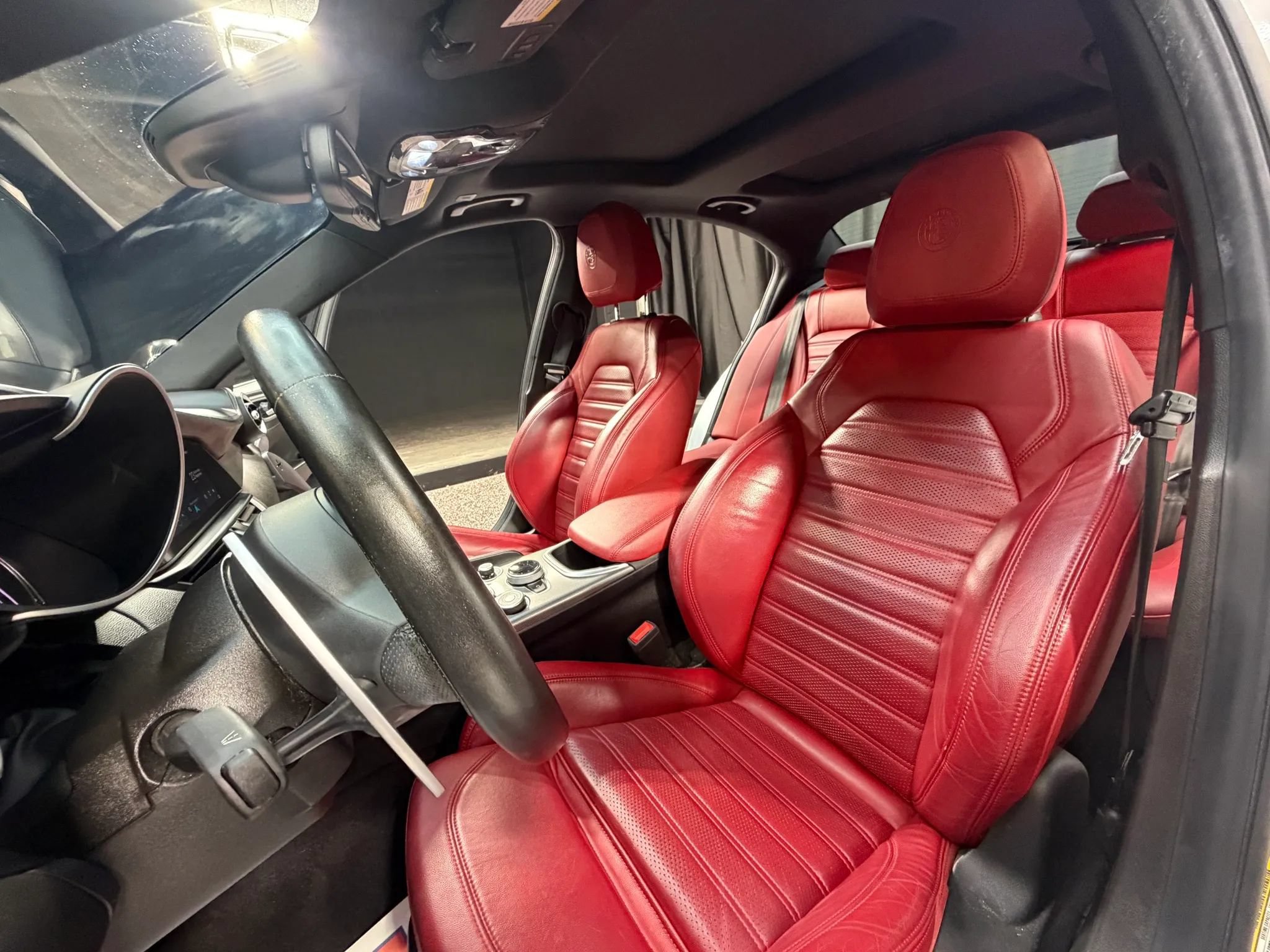 Used 2022 Alfa Romeo Giulia Veloce AWD/4WD image 13