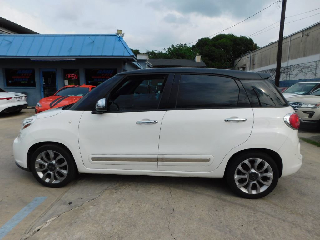 Used 2014 FIAT 500L Lounge FWD image 4