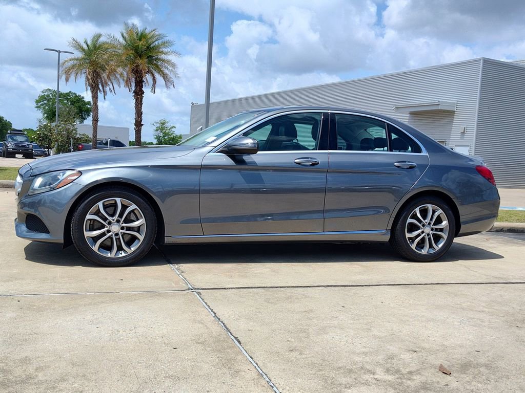 Used 2017 Mercedes-Benz C 300 Sedan image 3