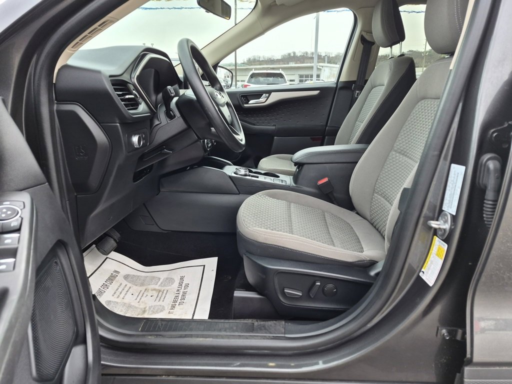 Used 2020 Ford Escape SE image 11