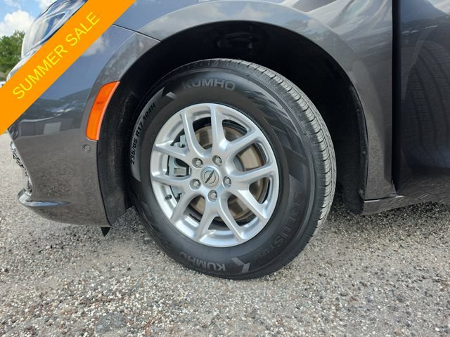Certified 2023 Chrysler Pacifica Touring-L FWD image 29
