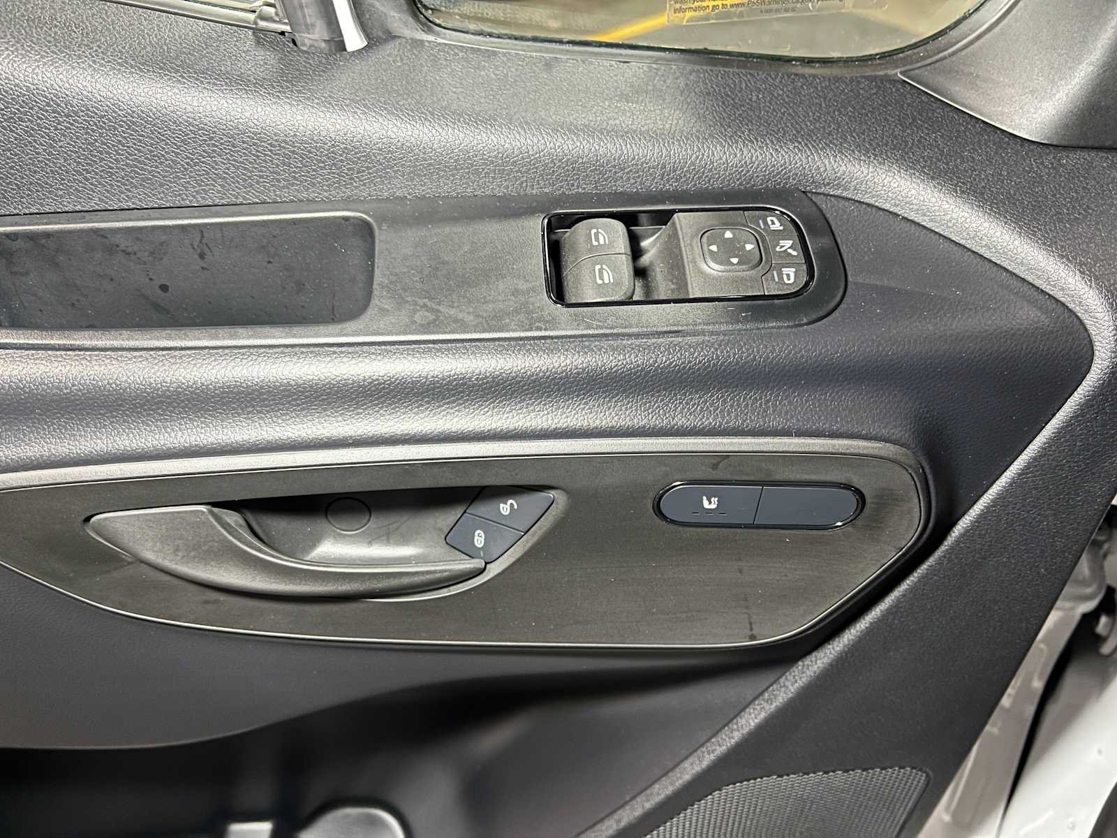 Used 2025 Mercedes-Benz Sprinter 2500 image 21