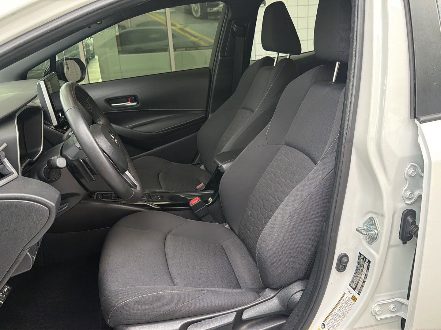 Used 2022 Toyota Corolla SE image 16