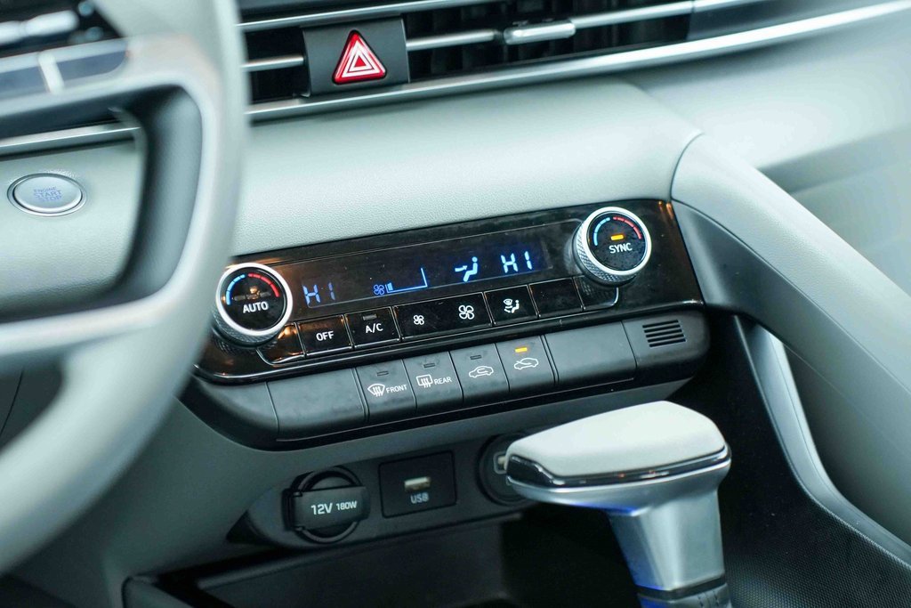 Used 2022 Hyundai Elantra SEL image 20