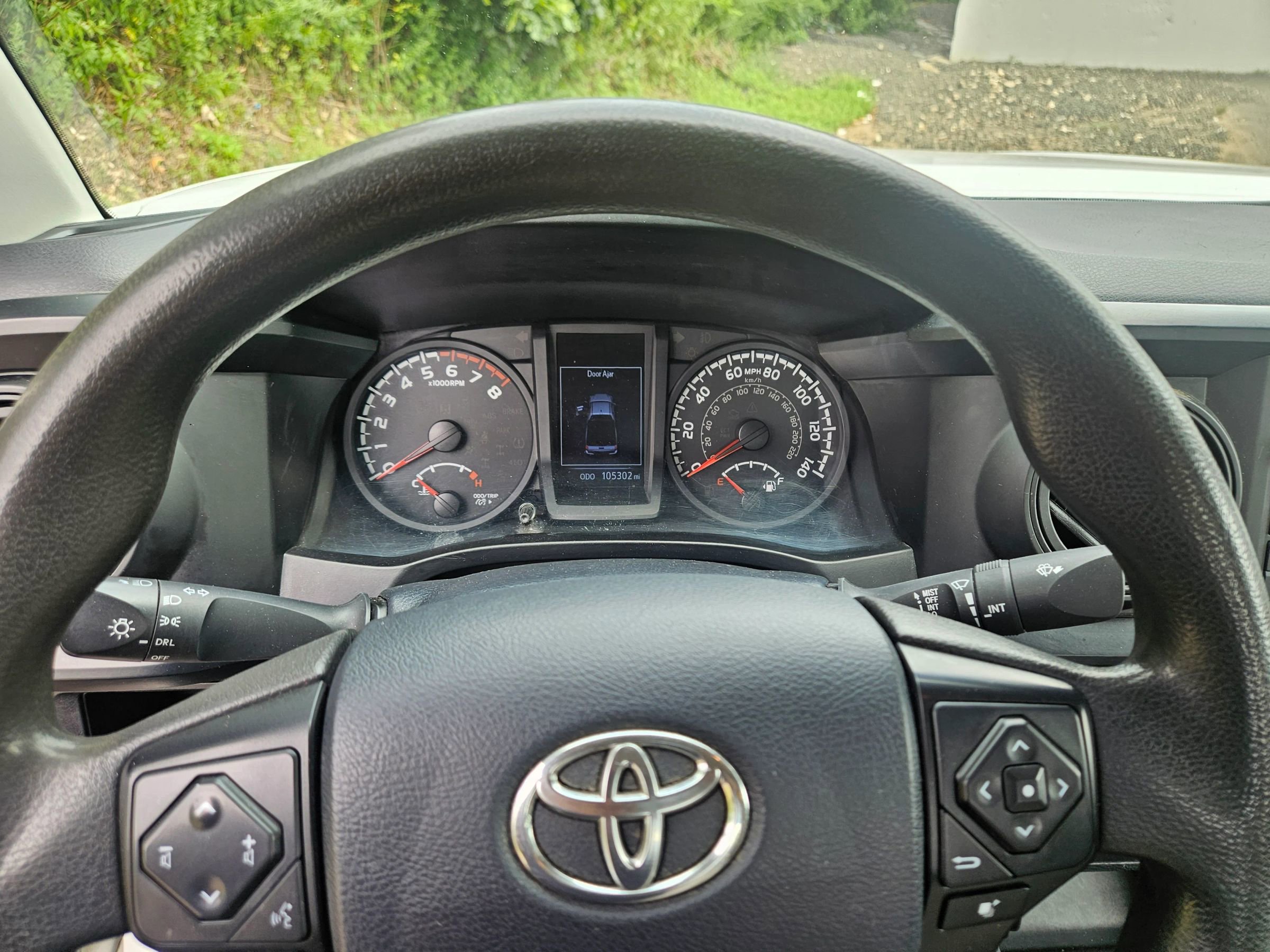 Used 2018 Toyota Tacoma SR image 12