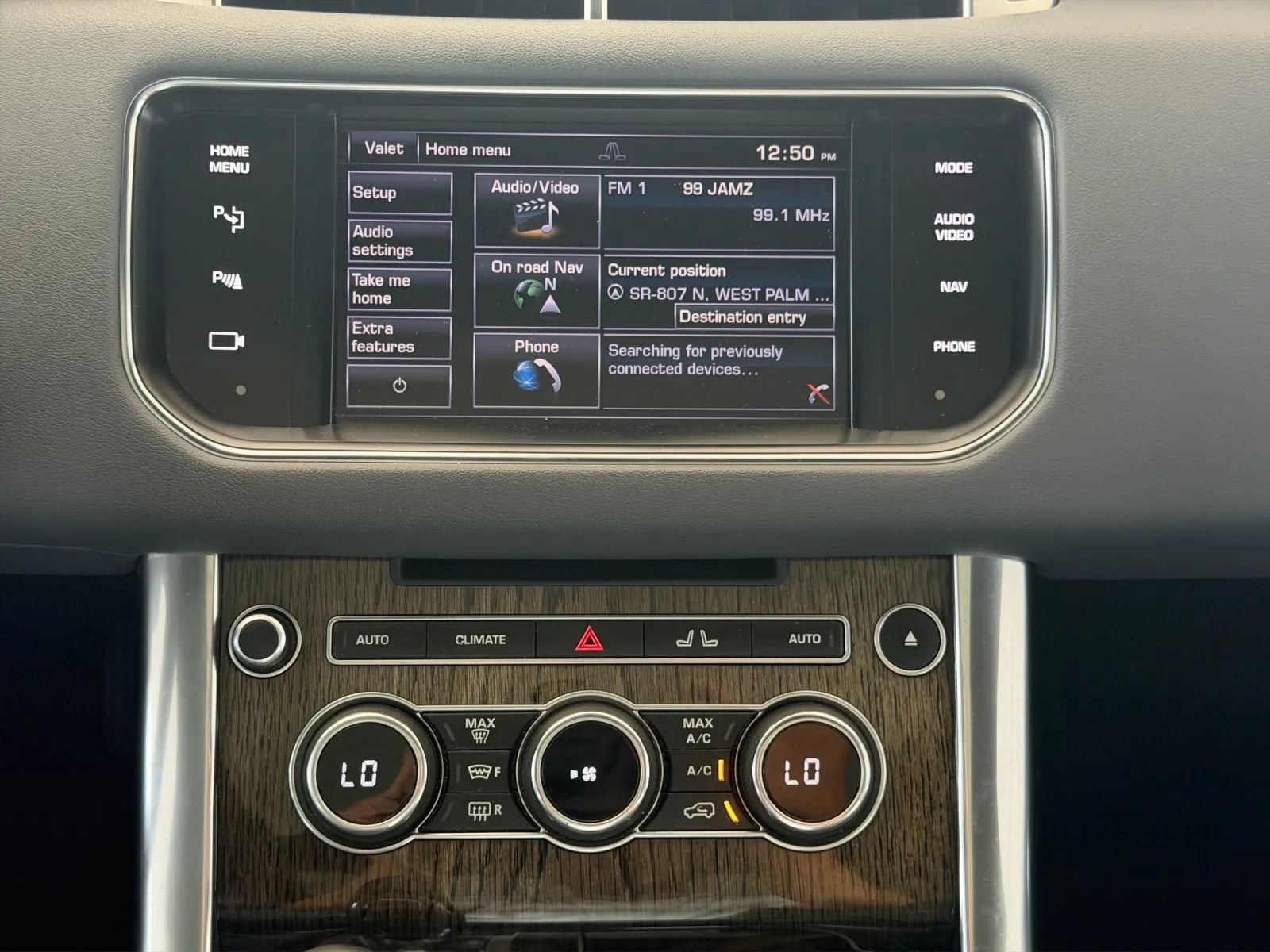 Used 2014 Land Rover Range Rover Sport SE AWD/4WD image 15