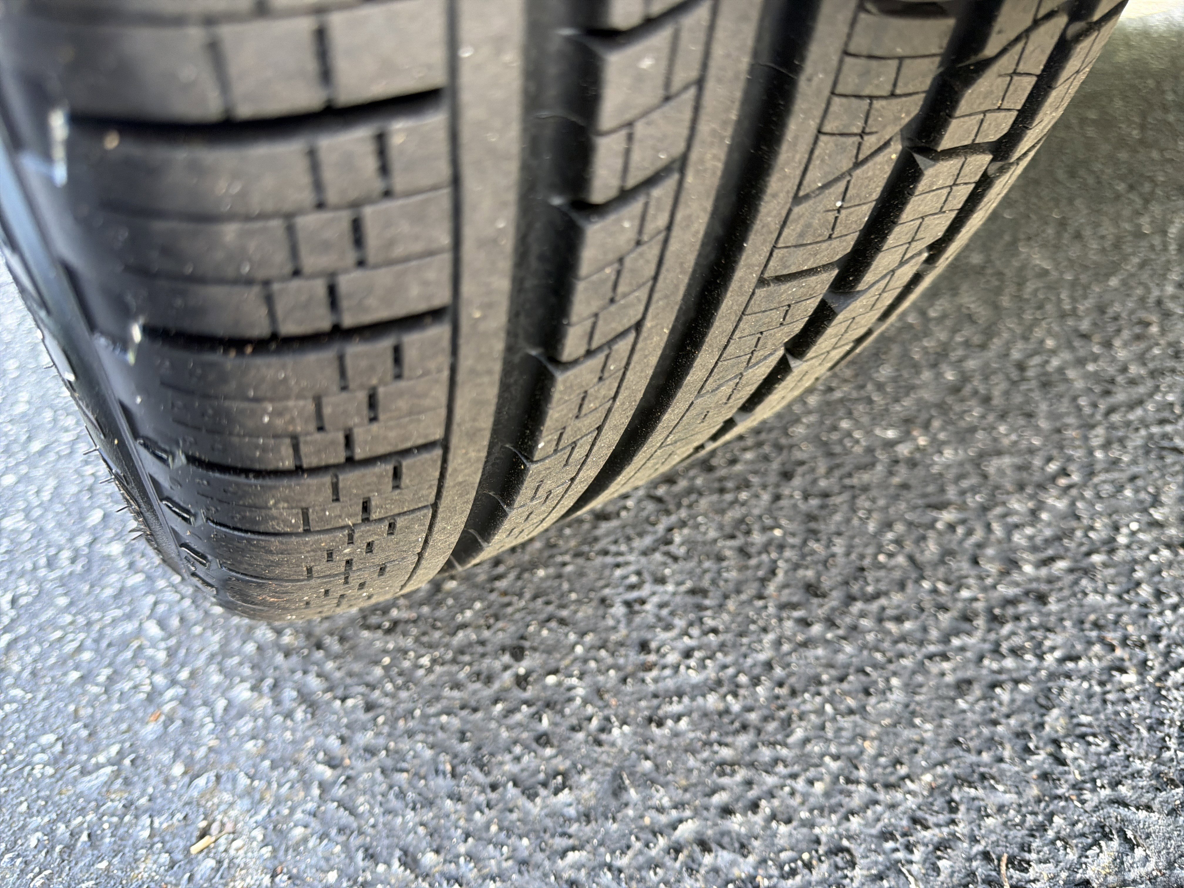 Certified 2024 Volvo XC90 T8 Ultimate w/ Protection Package Premier image 12