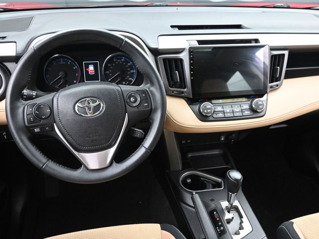 Used 2016 Toyota RAV4 XLE AWD/4WD image 11