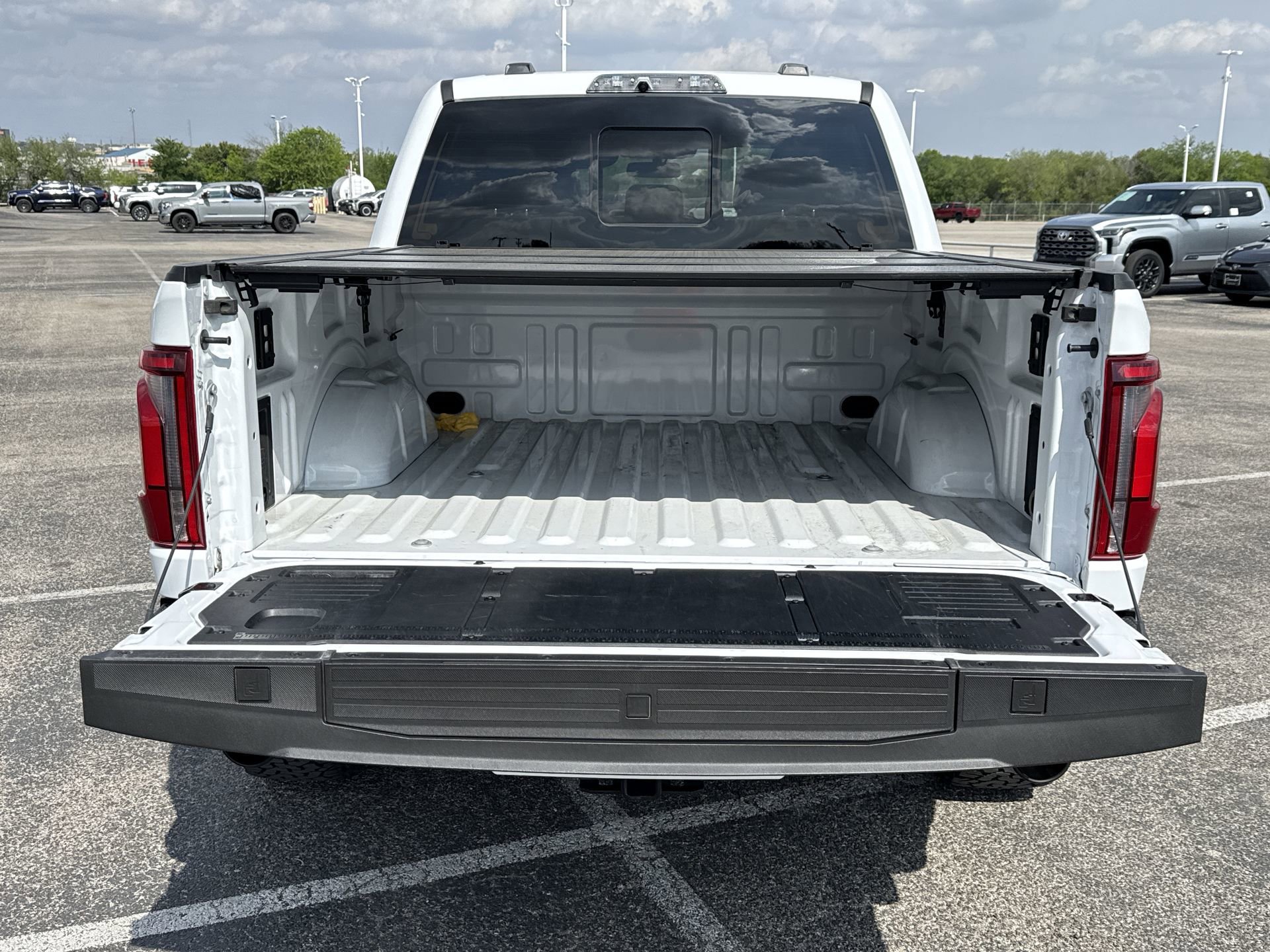 Used 2025 Ford F150 Raptor AWD/4WD image 21