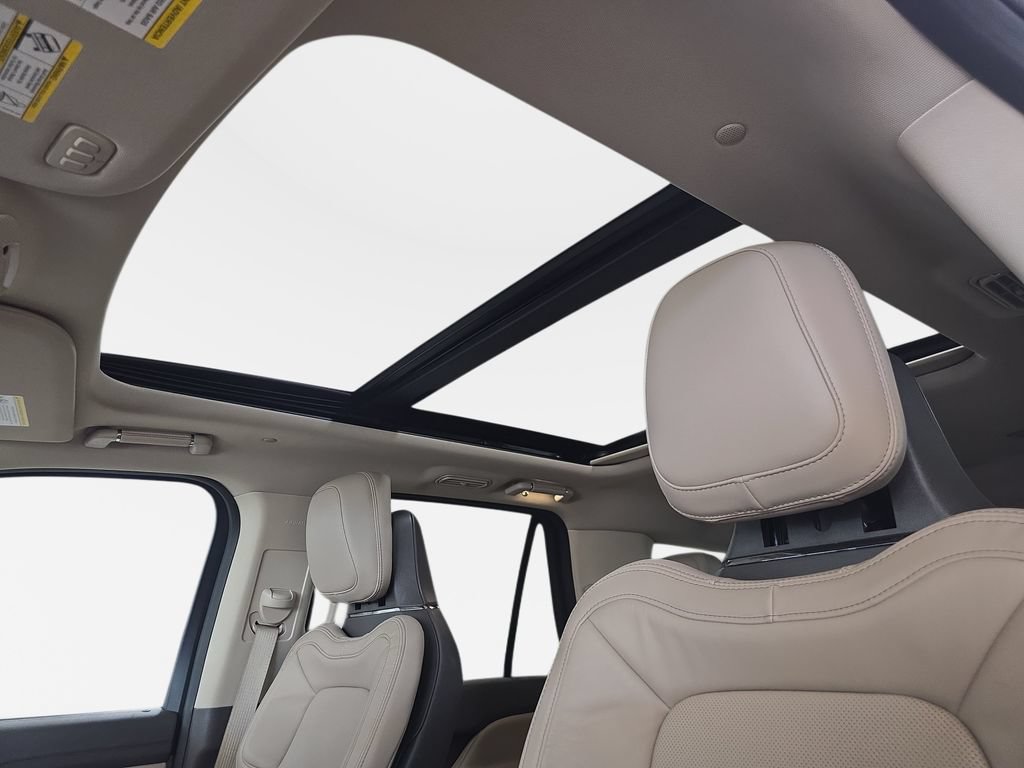 Used 2024 Lincoln Navigator Reserve AWD/4WD image 29