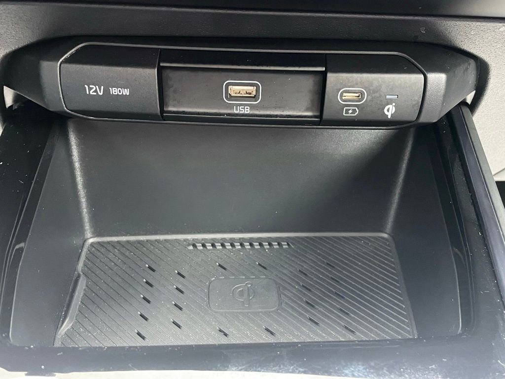 Certified 2024 Kia Niro EX Touring FWD image 33