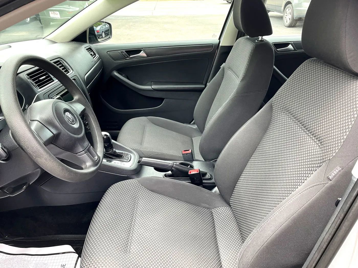 Used 2013 Volkswagen Jetta S image 9