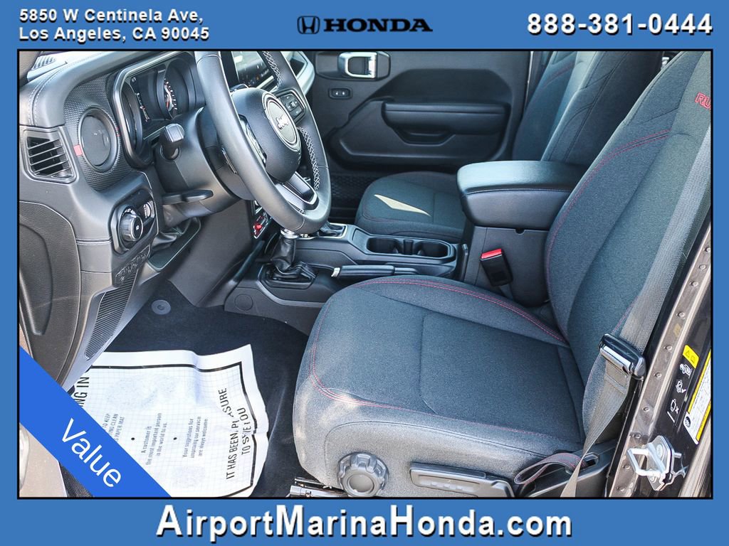 Used 2025 Jeep Wrangler Unlimited Rubicon AWD/4WD image 17