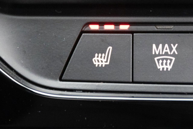 Used 2025 BMW Z4 M40i w/ Edition image 19