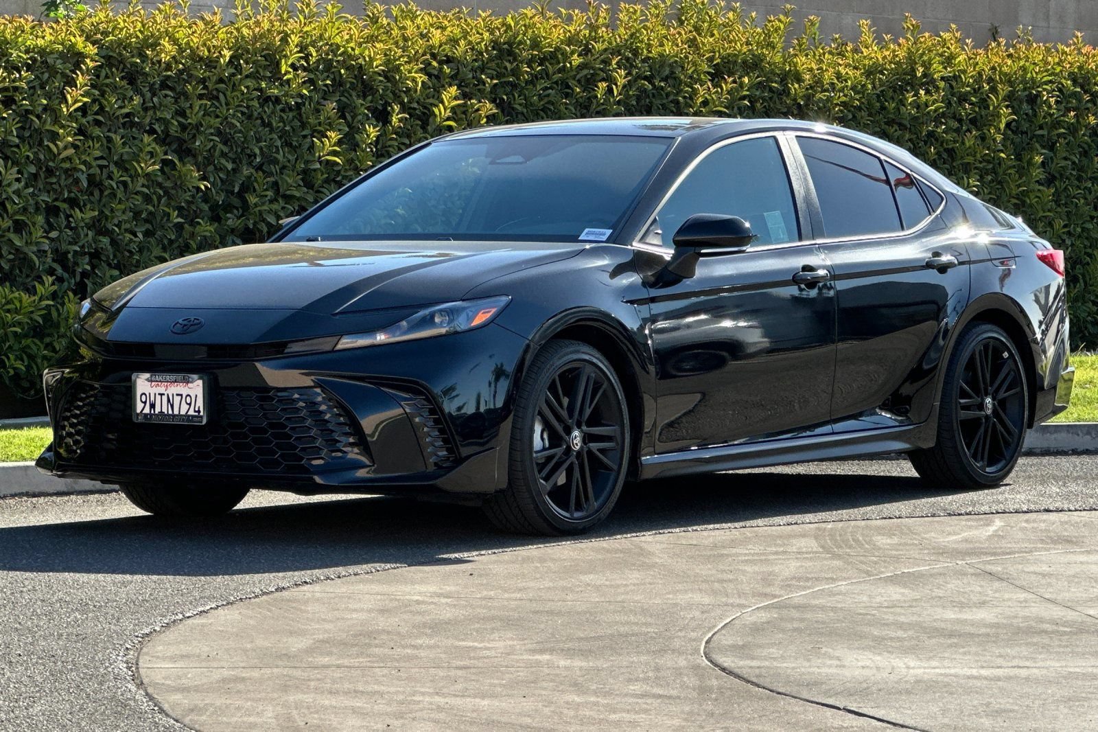 Used 2026 Toyota Camry Hybrid FWD image 8