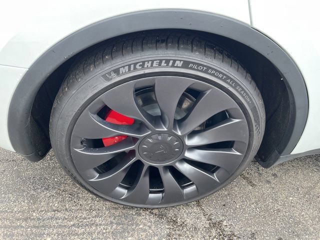 Used 2023 Tesla Model Y Performance AWD/4WD image 32