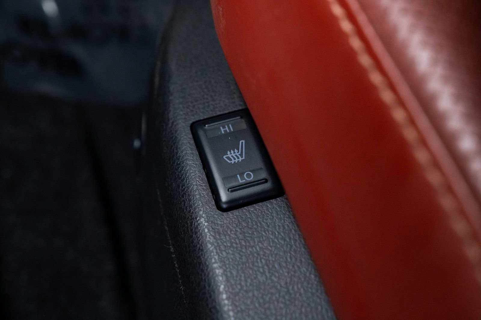 Used 2017 Nissan GT-R Premium w/ Premium Interior Package image 19