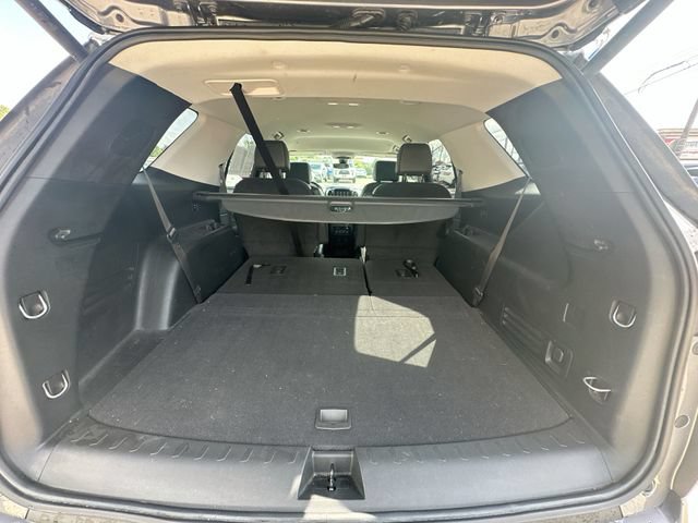 Used 2020 Chevrolet Traverse RS w/ LPO, 'HIT The Road' Package AWD/4WD image 28