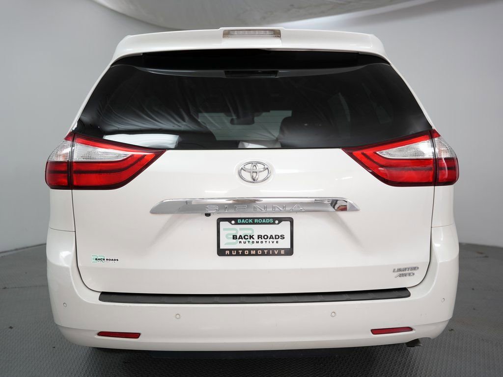 Used 2019 Toyota Sienna Limited Premium image 8