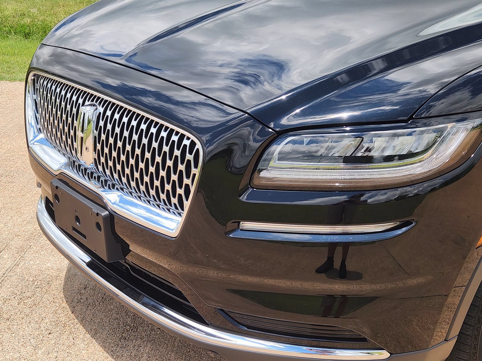Used 2023 Lincoln Nautilus Reserve w/ Luxury Package AWD/4WD image 10