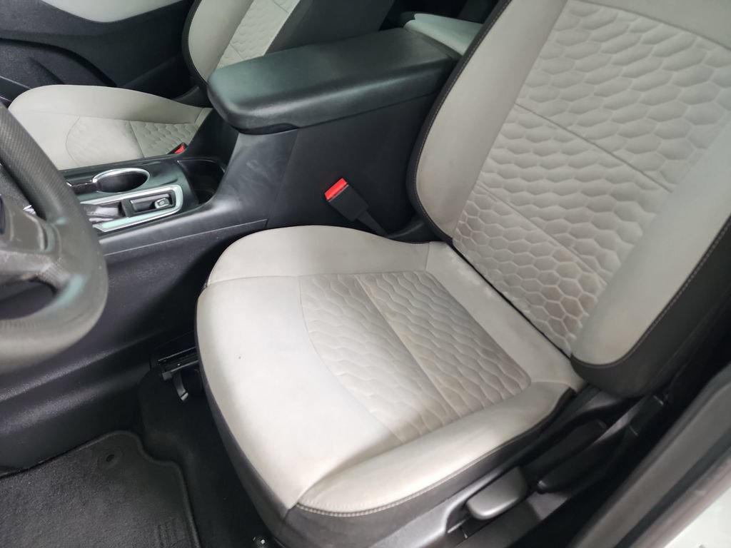 Used 2021 Chevrolet Equinox LS FWD image 17